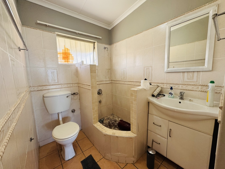 To Let 4 Bedroom Property for Rent in Harbour Island Western Cape